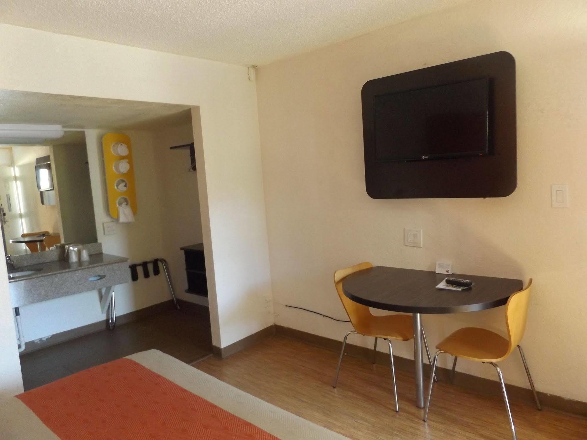 Motel 6 Glendale Az Exterior foto